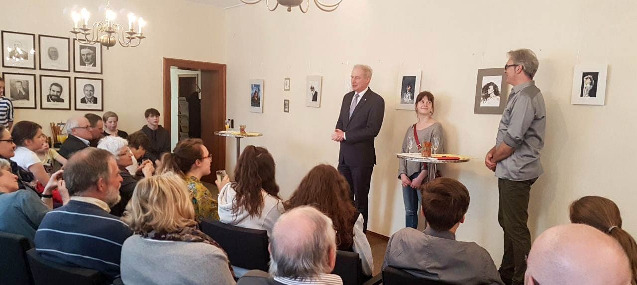 Eröffnung der Ausstellung von Martha Bokler vor Publikum
